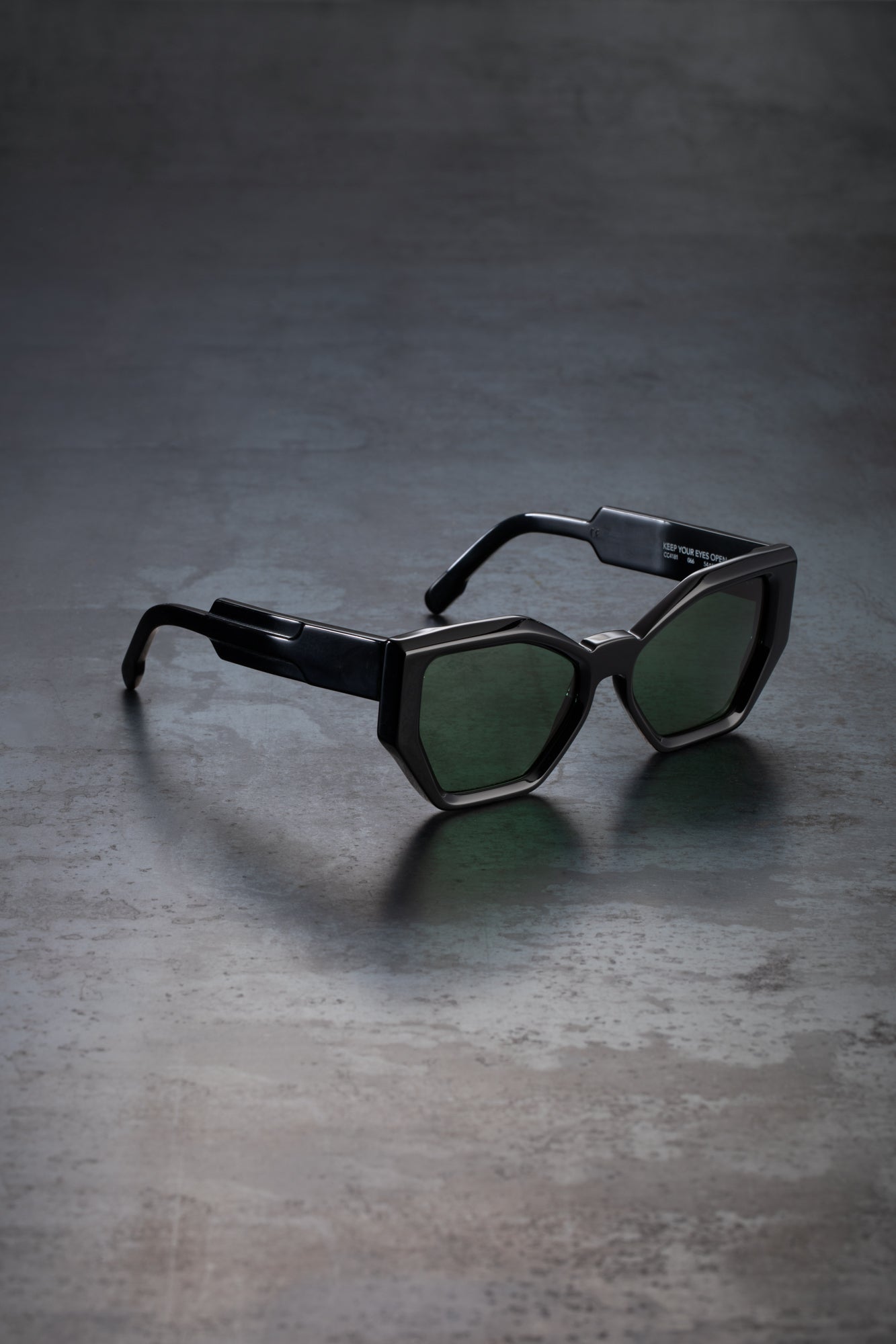 CAPOTE CC4181 KEEP YOU EYES OPEN 066 54 SUNGLASSES