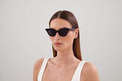 ALEXANDER MCQUEEN AM0381S 001 47 SUNGLASSES