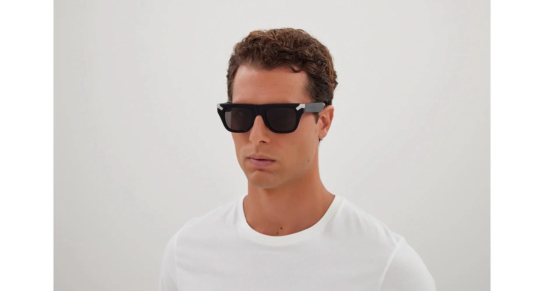 ALEXANDER MCQUEEN AM0441S 001 51 SUNGLASSES